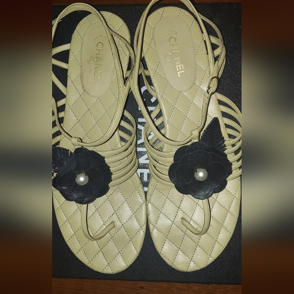 Authentic Chanel Tan Lambskin Thong Sandals w/box and dust bags. Good Condition! - Picture 6 of 10